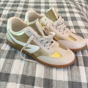 DV by Dolce Vita White and Gold Metallic Low-Top Sneakers